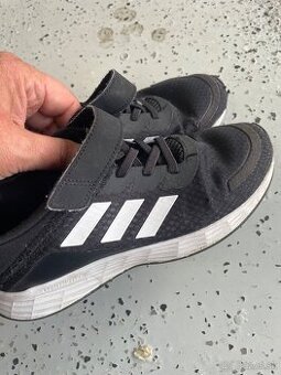 Adidas tenisky veľkosť 33