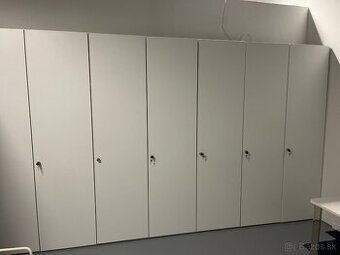 Biele skrine so zámkom -7ks