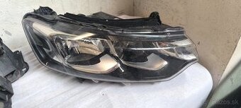 Prave predne svetlo citroen c-elysse