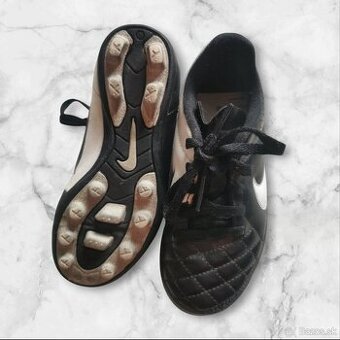 Kopacky Nike velkost 28