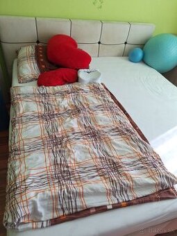 Manželská posteľ