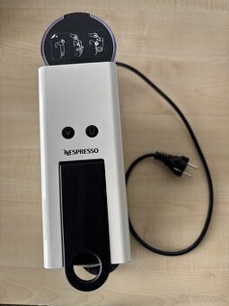Kávovar Nespresso Krups essenza mini biely