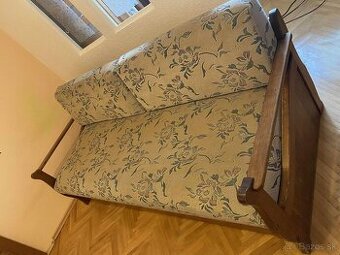 Posteľ s úložným priestorom + taburetka s úložným priestorom