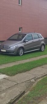 Mercedes Benz B 200