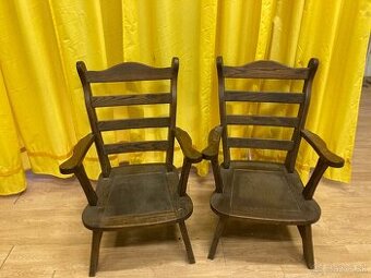 Drevene kreslo z masivu