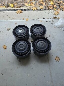 Kolesa, pneu zimné letné disky,  hroty, vw t5,t6 disky