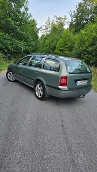 Skoda Octavia zadny kufor Combi