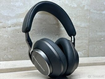 Bowers & Wilkins PX8