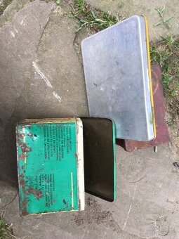 Predam lacno starožitnosť, krabicu - plech- stare 50-70 roko