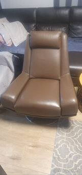 Celokozene otocne kreslo