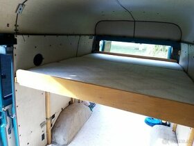 Obytné auto, karavan, dodávka-skladacia posteľ