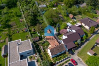 DOREAL / NA PREDAJ STARŠÍ RD S POZEMKOM 1268 M2, SENICA