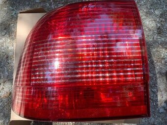 Porsche 955 ZADNE SVETLO 7L5945095A LAVE