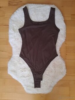 Tmavo hnede damske body
