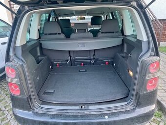 Volkswagen Touran 2.0 TDI, r. 2005, pojazdný + zimné gumy na