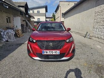 Peugeot 2008 1.2 Allure full výbava