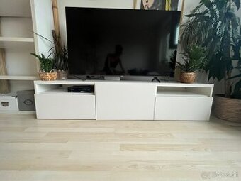 Komoda pod TV