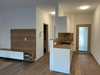 2 izb byt na Brnianskej ul parkovanie v garáži  bez provízie