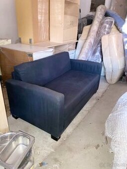 Predám štýlovú dvojmiestnu pohovku v kráľovskej farbe – poho