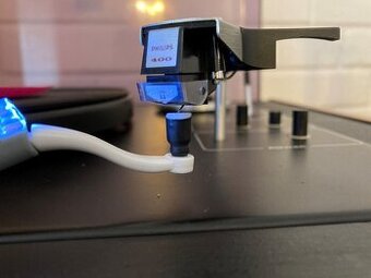 Ultrazvukový čistič gramofónových ihiel