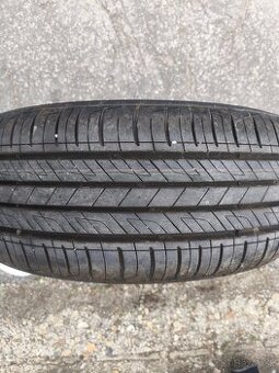 Predám kumho 215/55 R17 letné