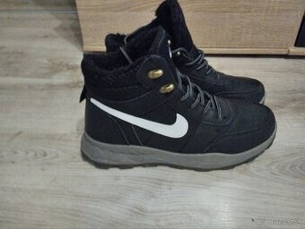 Nike zateplené nepremokavé tenisky veľ.44