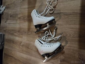 Dievčenské korčule na ľad