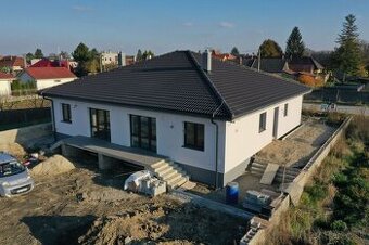 PINK Reality - Dvojdom v obci Dlhá nad Váhom – dokonalý štar