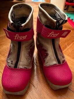 Topanky na bezky velkost 33 NNN