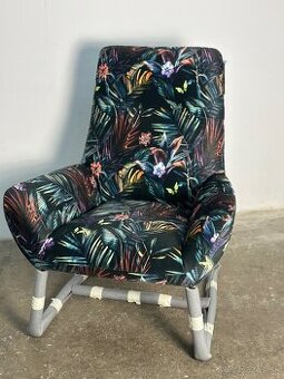 Predám nové dizajnové kreslo s tropickým vzorom
