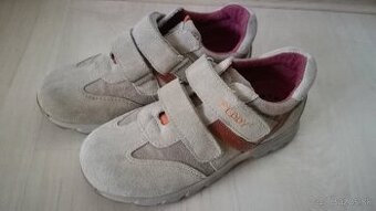 Predám kvalitné detské botasky vel.34