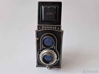 Starý československý fotoaparát Meopta Flexaret IV 1955