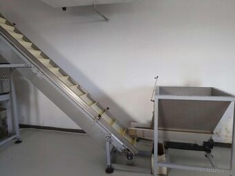 Automatická balička na sypké materiály