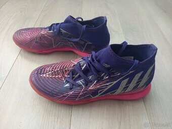 Turfy Adidas Predator