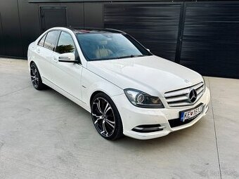 Mercedes-Benz C 300 CDI 4MATIC | 170 kW | FULL výbava