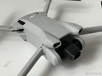 dron DJI mini 3