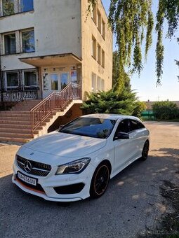 MERCEDES BENZ CLA 180 SHOOTING BRAKE ORANGE ART EDITION AMG