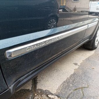 Chrómové lišty dverí pre Jeep Grand Cherokee