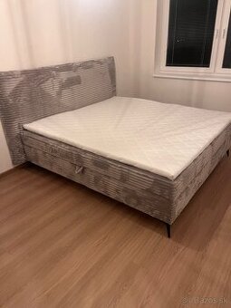 Boxspringova posteľ s úložným priestorom - 1