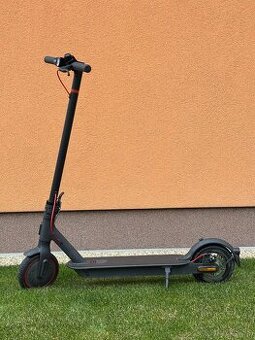 Elektricka kolobežka Xiaomi Mi Electric Scooter Pro 2