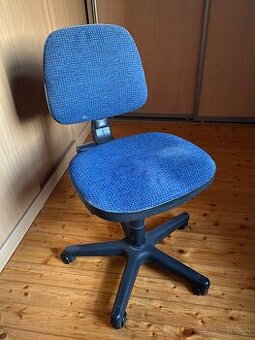 Študentská stolička