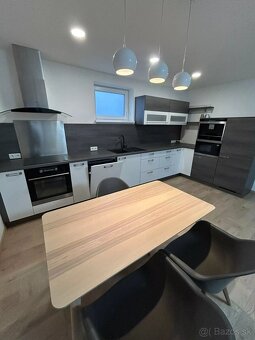 NA PREDAJ 3i mezonet, čiastočne zariadený dom,ul.Pezinská,Ch