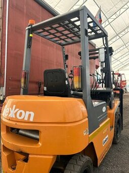 Vysokozdvižný vozík 2,5t VZV