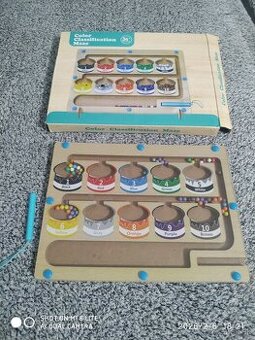 Magnetická tabuľa na triedenie guličiek