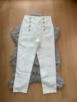 Biele elegantné nohavice