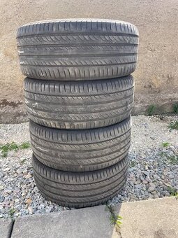 Pirelli Powergy 235/45R18