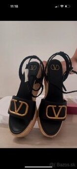 Valentino sandale s platformou