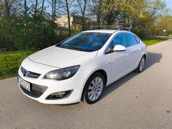 Opel Astra J sedan 1.4 turbo