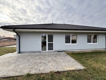 Moderná novostavba 4-izb. bungalovu 4 km od Piešťan