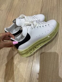 Alexander MCQUEEN